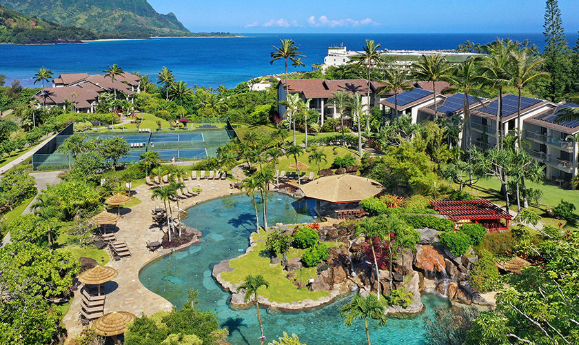 Hanalei Bay Resort pool and ocean